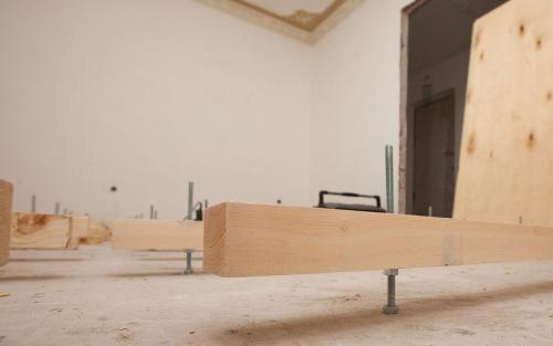 Как положить лаги на неровный бетонный пол. Как можно прикрепить лаги на бетонный пол