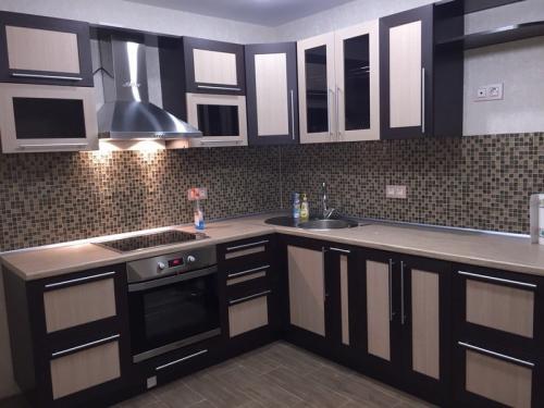 Дизайн маленькой угловой кухни. Характеристика угловой планировки кухни 02 Дизайн маленькой угловой кухни. Характеристика угловой планировки кухни 02