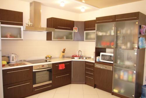 Дизайн маленькой угловой кухни. Характеристика угловой планировки кухни 10 Дизайн маленькой угловой кухни. Характеристика угловой планировки кухни 10