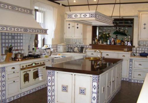 Кухонный гарнитур угловой. Угловые кухни (150 фото)