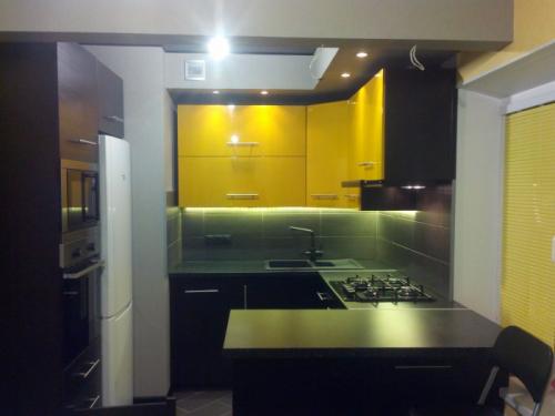 Угловой гарнитур для кухни. Угловые кухни (150 фото) 17