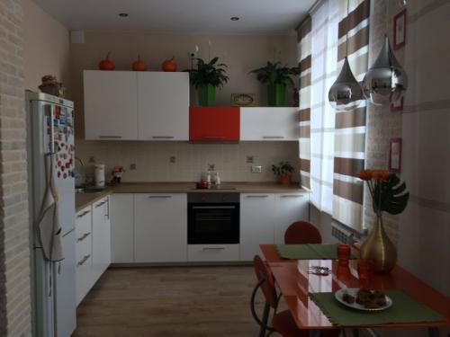 Угловой гарнитур для кухни. Угловые кухни (150 фото) 12