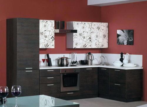 Маленькая кухня с угловой мойкой. Г-образная кухня