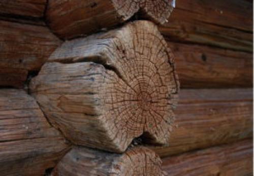 Как проводится гидроизоляция и защита от пожаров в доме из бруса. Когда необходима дополнительная защита от влаги?