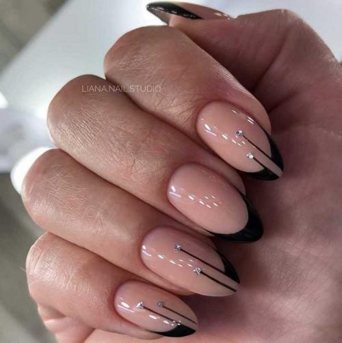 Темный дизайн ногтей. Черный дизайн ногтей