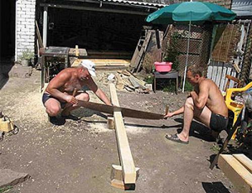 Какие преимущества изготовления бруса своими руками. Изготовление бруса из досок своими руками. Делаем клееный брус своими руками. Нюансы и особенности выполнения работ