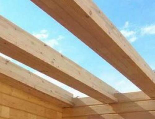 Какие преимущества клееных балок перед традиционными деревянными балками. Клееные балки