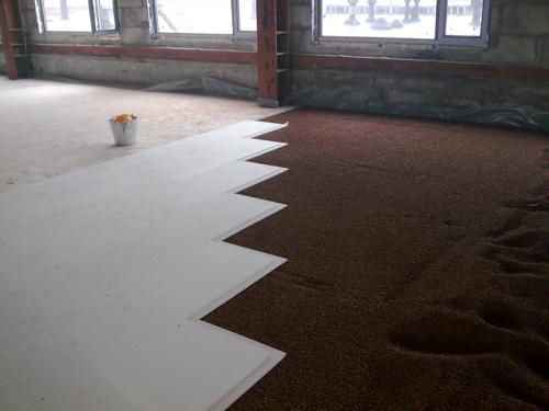 Сухая стяжка пола за один день. Плюсы и минусы сухой стяжки пола: для каких отделочных материалов такой вид основы подойдет больше всего?