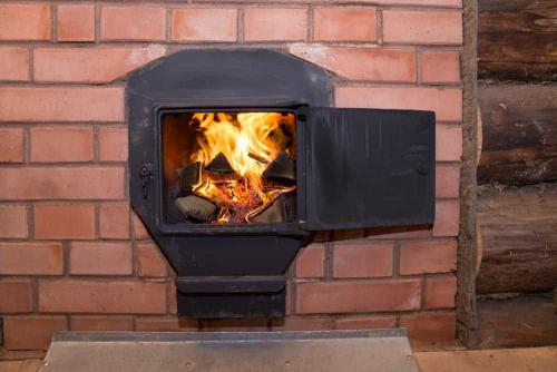 Какие преимущества у дровяной бани перед электрической. Электрическая сауна против дровяной