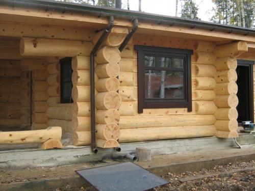 Размер окна в бане. Чем отличается банное окно от обычного