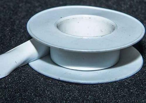 Что лучше пакля или ФУМ лента. Почему пакля лучше фум-ленты