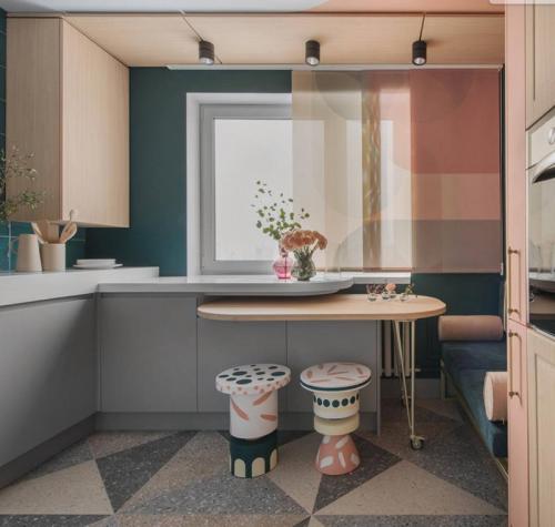 Дешевый ремонт дома своими руками. Сделайте необычный пол 07