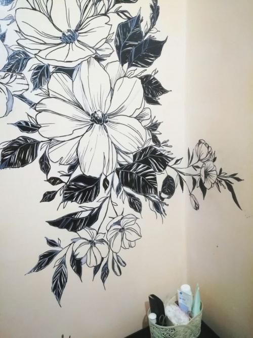 Рисунок цветов на стене в интерьере. Цветы на стене — советы по применению цветов в дизайне интерьера. Красивые сочетания и интересные варианты оформления (85 фото + видео)