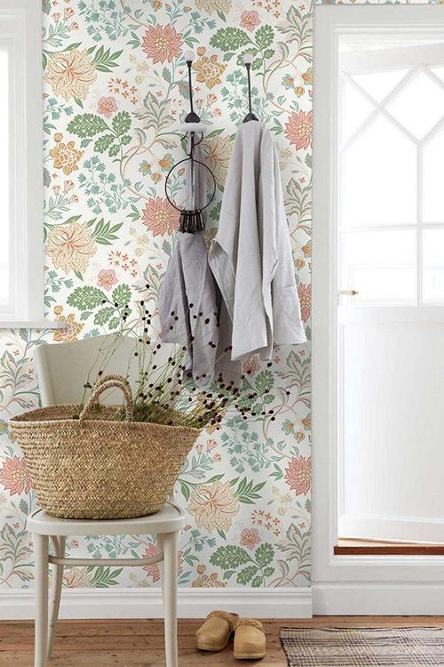 Обои с цветами в интерьере. Особенности использования цветочных обоев 03