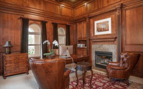 Нарисованное дерево на стене в интерьере. Создайте рисунок дерева на стене сами 10