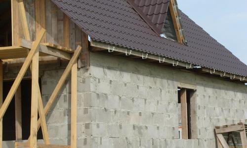 Чем отделать пеноблок внутри. В чем особенности кладки из пеноблоков