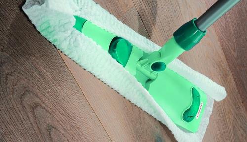 Как правильно хранить швабру в ванной 02