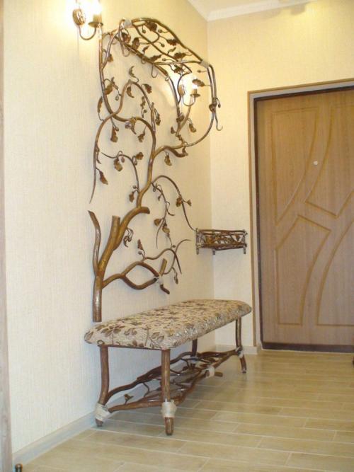 Как увеличить маленькую прихожую. Цветовая гамма