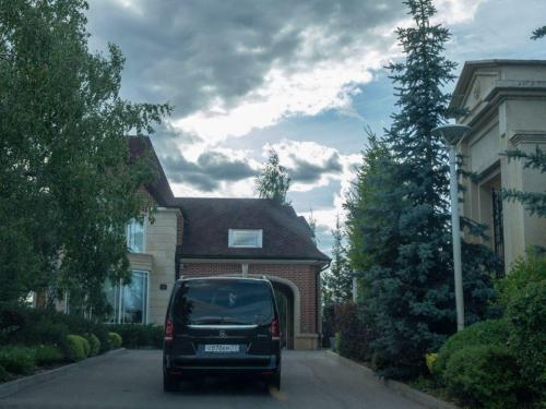 Дом Эмина в москве. Как выглядит загородный дом Эмина Агаларова 09