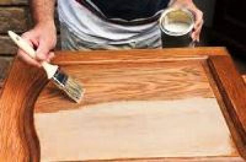 Какие инструменты и материалы необходимы для наклеивания обоев на винил. Технология поклейки