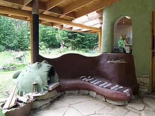 Скамейка с навесом для дачи своими руками. Дачные постройки: оригинальные скамейки под навесом