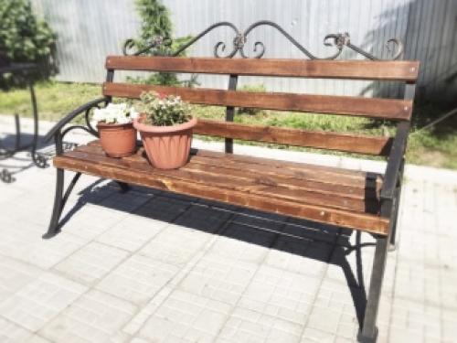 Как сделать скамейку из металла. Плюсы и минусы 03