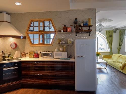 Какие были финансовые результаты от строительства доходного дома Прасковьи Курицыной. Бизнесмен отреставрировал обветшалую парадную в историческом доме Санкт-Петербурга