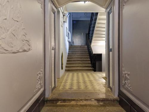 Какие были финансовые результаты от строительства доходного дома Прасковьи Курицыной. Бизнесмен отреставрировал обветшалую парадную в историческом доме Санкт-Петербурга