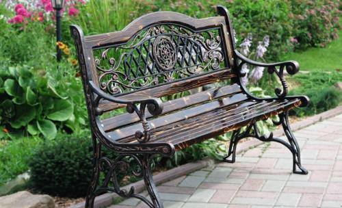 Скамейки из металла и дерева. Стиль