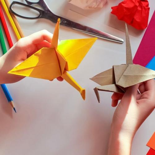 Удивительные бумажные цветы: создайте их своими руками и украсьте свою стену 03 Удивительные бумажные цветы: создайте их своими руками и украсьте свою стену 03