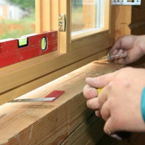 Установка окна в парной бани. Инструкция по изготовлению деревянного окна для парилки 04