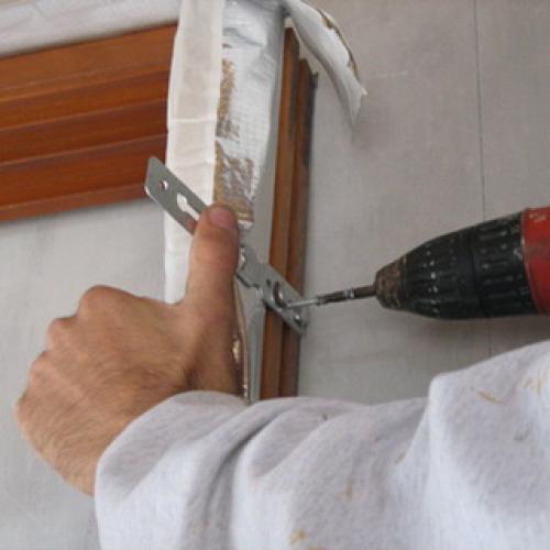 Установка окна в парной бани. Инструкция по изготовлению деревянного окна для парилки 01