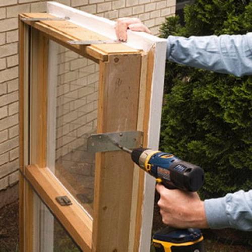 Установка окна в парной бани. Инструкция по изготовлению деревянного окна для парилки 02