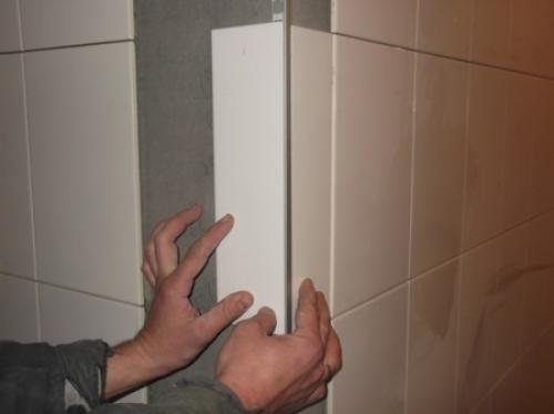 Как крепить профиль к плитке. Виды наружных уголков для плитки и особенности их применения