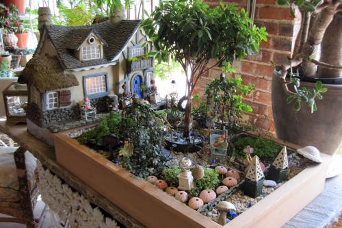Как сделать модный мини-сад у себя на.. Как сделать мини-сад — мастер-класс, как своими руками построить в горшке красивый сад (20 фото)