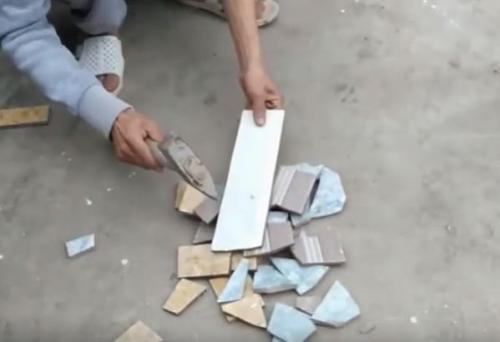 Идеи для дачи своими руками из подручных материалов. Стол с мозаикой из старой плитки