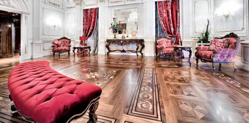 Как определить степень повреждения паркета после заливки