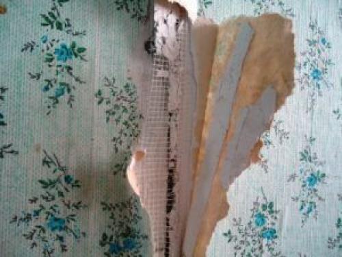 Можно ли клеить обои поверх старых обоев. Соблюдение норм и критериев