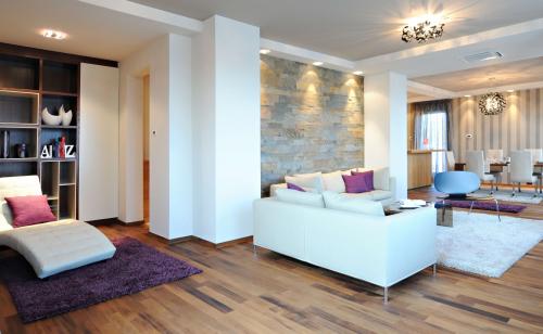 Как вписать кровать в однокомнатную квартиру. Варианты расстановки мебели в однокомнатной квартире, советы дизайнеров