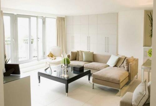 Какой цвет сочетается с бежевым и коричневым. С какими цветами сочетается бежевый?