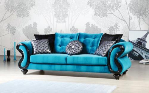 С какими цветами сочетается бирюзовый диван в интерьере. Особенности цвета