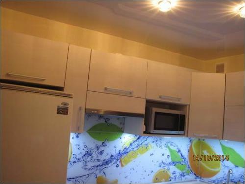 Кухня в бежевых тонах с коричневым. Сочетание бежевого с другими цветовыми решениями 16