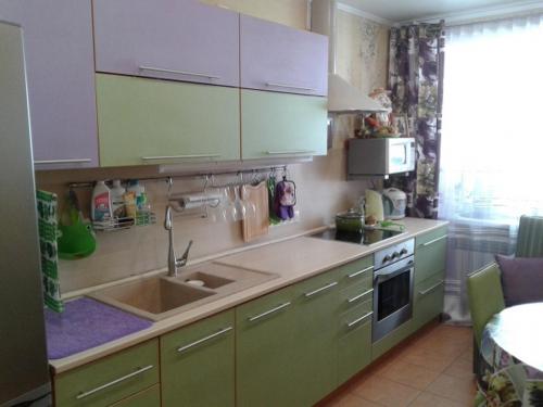 Кухня в бежевых тонах с коричневым. Сочетание бежевого с другими цветовыми решениями