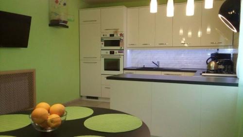 Кухня в бежевых тонах с коричневым. Сочетание бежевого с другими цветовыми решениями