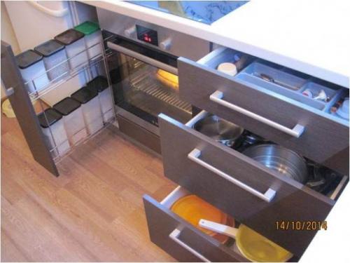 Кухня в бежевых тонах с коричневым. Сочетание бежевого с другими цветовыми решениями 23