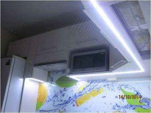 Кухня в бежевых тонах с коричневым. Сочетание бежевого с другими цветовыми решениями 19