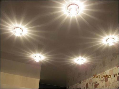 Кухня в бежевых тонах с коричневым. Сочетание бежевого с другими цветовыми решениями 18