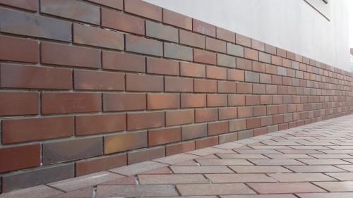 Какие факторы влияют на выбор плитки для облицовки фундамента. Плитка цокольная для фасадов, ее виды и как оформлять