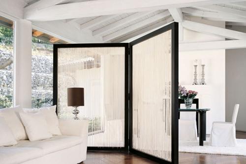 8 удачных способов зонирования в однушке. Зонирование однокомнатной квартиры (однушки и студии): классные примеры разделения комнаты на две зоны, спальню и гостиную 15