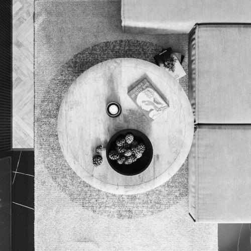 Сочетание цветов в интерьере с серым. Почему серый цвет в интерьере так популярен